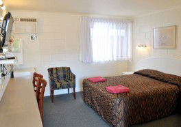 A & A Lodge Motel - Accommodation 4U 1