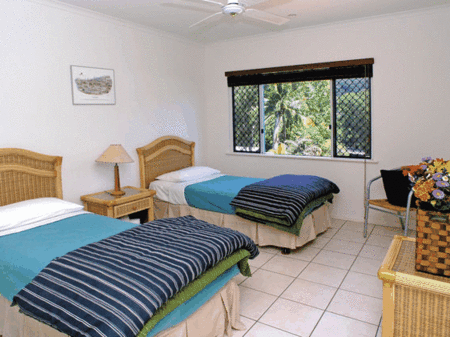 Coral Horizons Beachfront Apartments - Accommodation 4U 3