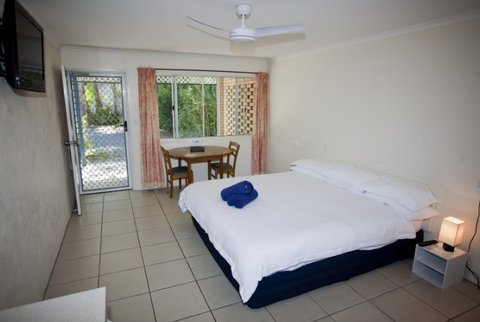 Tin Can Bay Motel - Accommodation 4U 3