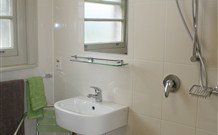 Elm & Wren - Accommodation 4U 6