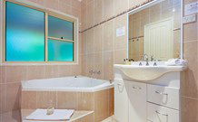 The Acreage Luxury B&B And Guesthouse - - Accommodation 4U 1