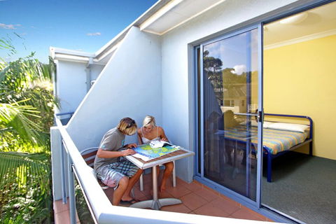 Sydney, Collaroy Beachouse YHA - Accommodation 4U 3