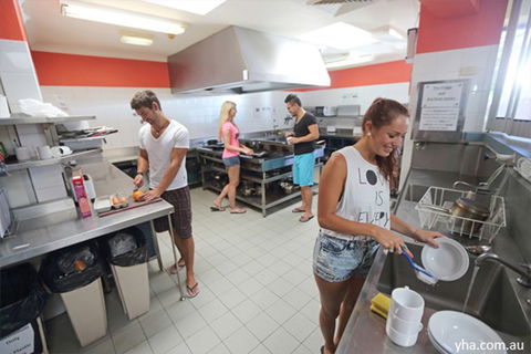 Sydney, Collaroy Beachouse YHA - Accommodation 4U 6