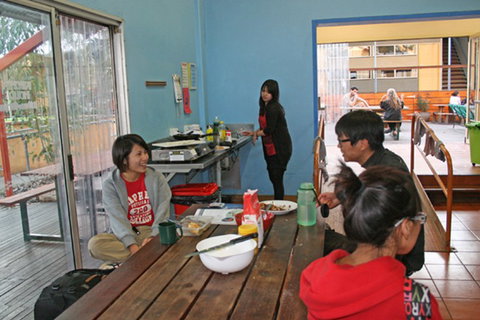 Alice Springs YHA - Accommodation 4U 2