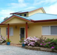 Whitby on Wallis Lakefront Cottage - Accommodation 4U