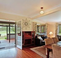 Woollamia Farm Cottage Accommodation - Accommodation 4U