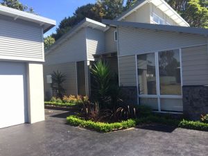 Renown House - Accommodation 4U 8