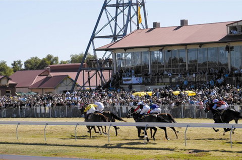 Kalgoorlie YHA - Accommodation 4U 1