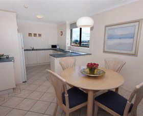 Elouera Tower Beachfront Resort - Accommodation 4U 1