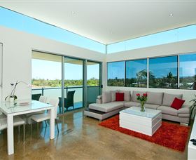 Hilltop Mansion Gold Coast - Accommodation 4U 2