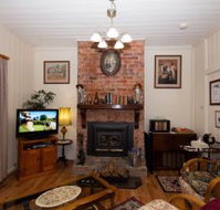 Tenterfield Historic Luxury Cottage - Accommodation 4U