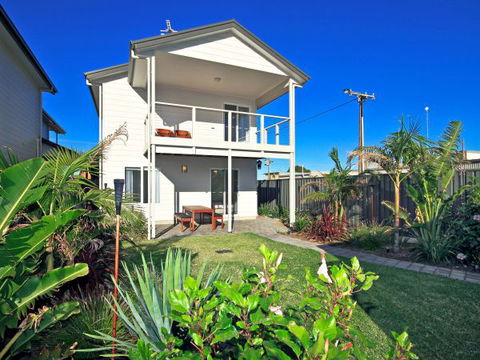 Century 21 SouthCoast: Moana Blue - Accommodation 4U 9