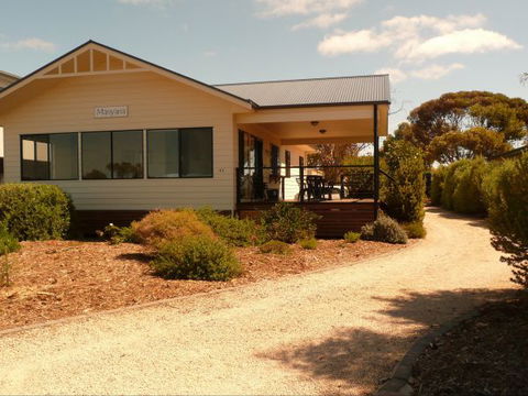 Manyana - Accommodation 4U 0