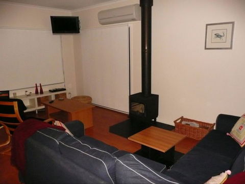 Manyana - Accommodation 4U 1