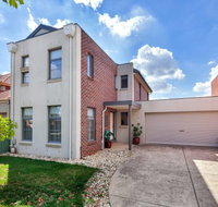 Phoenix House - Ballarat Townhouses - Accommodation 4U