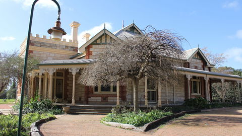 Cockburn House - Accommodation 4U 0