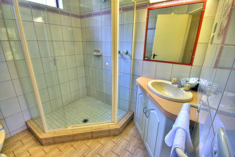 Lorne Coachman Inn - Accommodation 4U 3