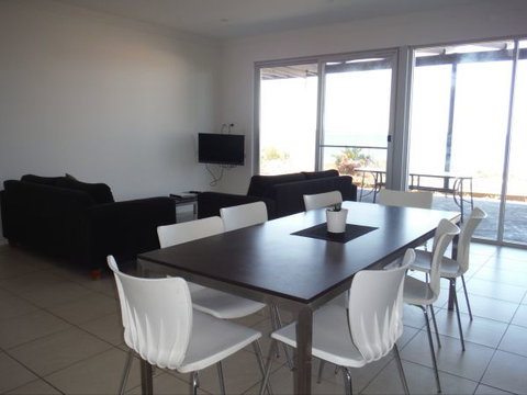Number 99B - Accommodation 4U 1