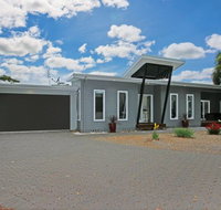 Poolside - Accommodation 4U