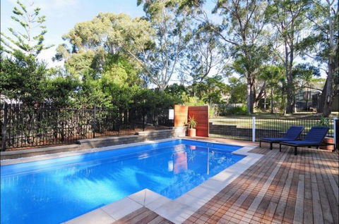 Poolside - Accommodation 4U 6