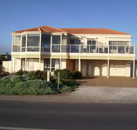 Century 21 SouthCoast Hayman - Accommodation 4U