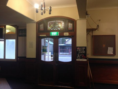 Cecil Hotel Zeehan - Accommodation 4U 3