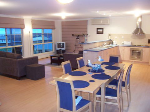 Century 21 SouthCoast: LaScala Skies - Accommodation 4U 2