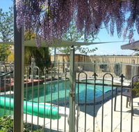 Must Love Dogs BB and Self-Contained Cottage - Accommodation 4U