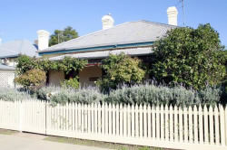 Florennes Heritage Cottage - Accommodation 4U 0