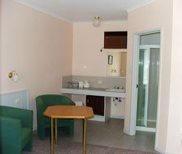 Lazy River Motor Inn - Accommodation 4U 1