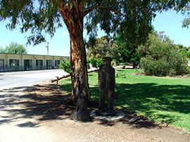 Lazy River Motor Inn - Accommodation 4U 4