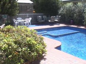 Barrasss John Bright Motor Inn - Accommodation 4U 2