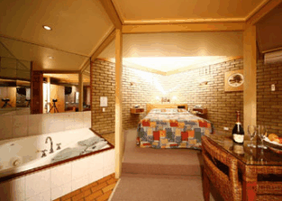 Mitchell Motor Inn - Accommodation 4U 1