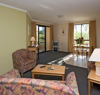 Kingston Court Serviced Apartments - Accommodation 4U