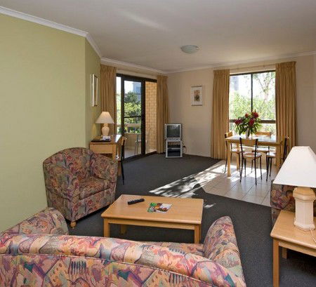 Kingston Court Serviced Apartments - Accommodation 4U 0