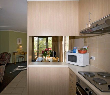 Kingston Court Serviced Apartments - Accommodation 4U 2