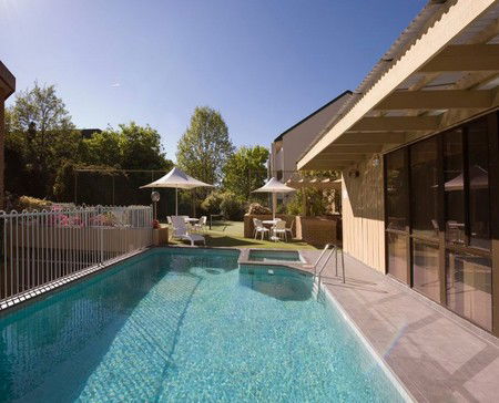 Kingston Court Serviced Apartments - Accommodation 4U 3