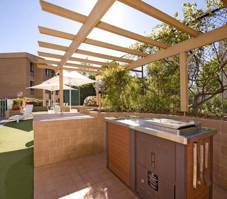 Kingston Court Serviced Apartments - Accommodation 4U 4