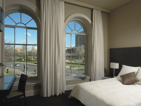 Medina Grand Adelaide Treasury - Accommodation 4U 1