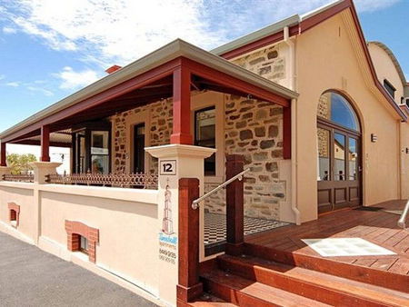 Timeball Apartments - Accommodation 4U 0