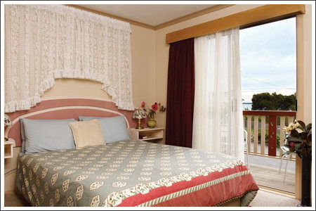 Amos House  & Swansea  Villas - Accommodation 4U 2