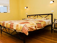 Montgomery's Private Hotel & YHA - Accommodation 4U 2
