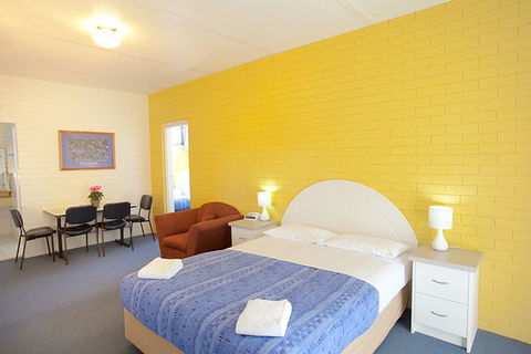 Statesman Motor Inn - Accommodation 4U 2