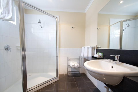 Lake Inn Ballarat - Accommodation 4U 1