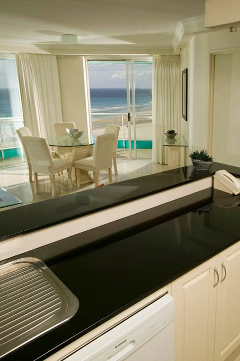 Ocean Plaza Resort - Coolangatta - Accommodation 4U 2