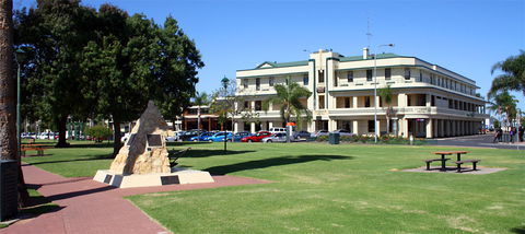 Renmark Hotel/Motel & Function Centre - Accommodation 4U 8