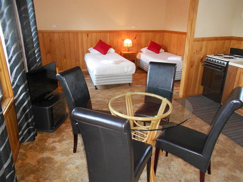 Eastcoast Central Watersedge Resort - Accommodation 4U 3