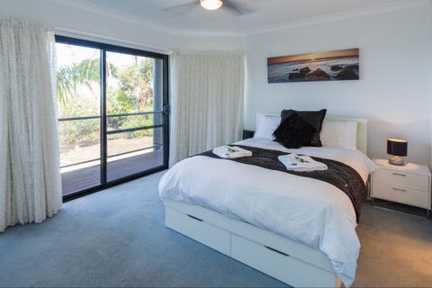 Amazing Views - Accommodation 4U 6