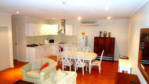 Regency Apartments - Accommodation 4U 4