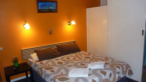 Adelaide Traveller's Inn Backpackers - Accommodation 4U 0